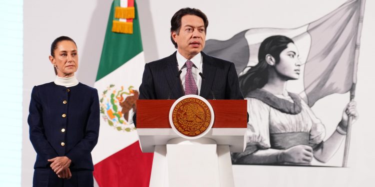 “Mario Delgado está haciendo un gran trabajo”: Sheinbaum frena rumores de salida en la SEP