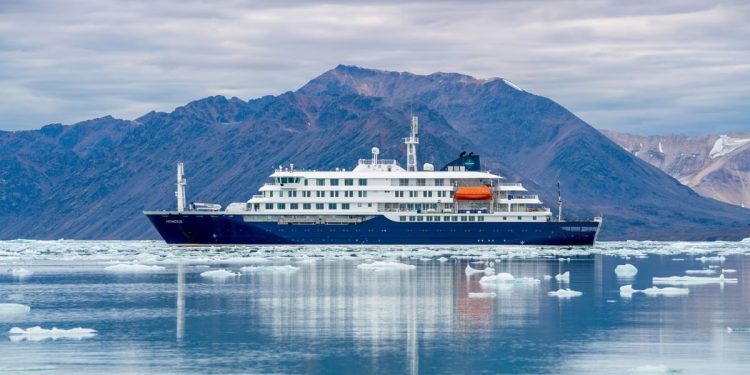 Confirma OMS brote de hantavirus en crucero MV Hondius varado frente a Cabo Verde; hay tres muertos