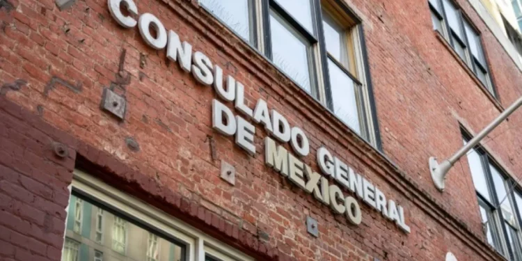 Consulados mexicanos bajo revisión en EU; PRI acusa a Morena de encubrir perfiles cuestionados