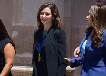 Sheinbaum califica de fallida la visita de Isabel Díaz Ayuso a México