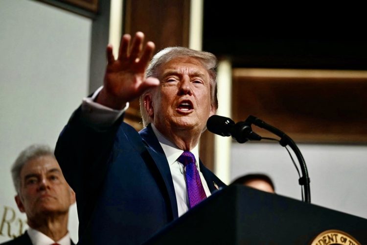 Migrantes (mexicanos), bajo sospecha financiera: Trump endurece vigilancia sobre remesas y créditos