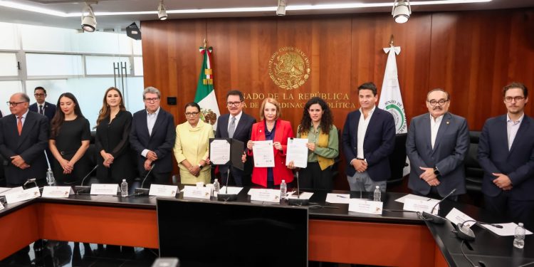 Indispensable transformar el Poder Judicial para cerrar paso a la corrupción e impunidad: Segob; entregan iniciativa para aplazar su elección