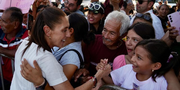 “No hay nada político”: Sheinbaum defiende citatorios de la FGR contra Maru Campos y Rocha Moya