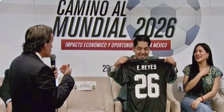 El Tri vestirá de negro ante Corea en el Mundial 2026; Mikel Arriola presenta jersey inspirado en la Piedra del Sol