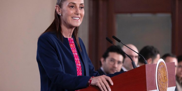 Sheinbaum descarta a Trump y señala a grupos ultraconservadores detrás de ataques a su administración