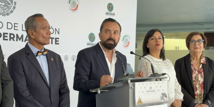 Arturo Ávila acusa a Maru Campos de hacer “propaganda política” con señalamientos sobre Rocha Moya