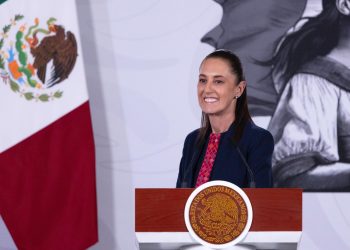 Tras reaparición de Fox y Calderón, Sheinbaum acusa hipocresía y defiende la 4T