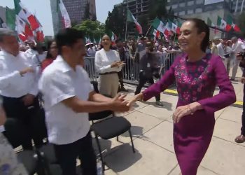 PAN y PRI arremeten contra ministros de la Corte por acudir a acto de Sheinbaum en el Monumento a la Revolución