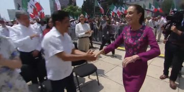 PAN y PRI arremeten contra ministros de la Corte por acudir a acto de Sheinbaum en el Monumento a la Revolución