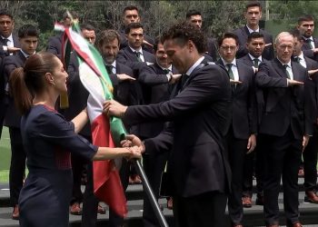 “La patria confía en ustedes”: Sheinbaum entrega la bandera a la Selección rumbo al Mundial 2026