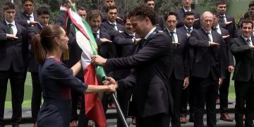 “La patria confía en ustedes”: Sheinbaum entrega la bandera a la Selección rumbo al Mundial 2026