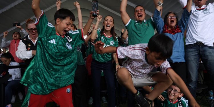 Sheinbaum felicita a la Selección Mexicana y a la afición por el triunfo en el Mundial 2026