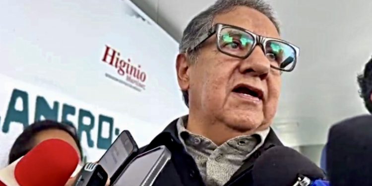 Higinio Martínez levanta la mano para encabezar el Senado; pide respetar la alternancia de género