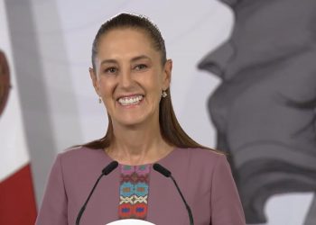 “Las Mañanitas” llegan a Palacio Nacional: reporteros celebran cumpleaños 64 de Sheinbaum