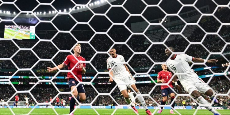Noche redonda para México: récord histórico, triunfo ante República Checa y homenaje a Memo Ochoa