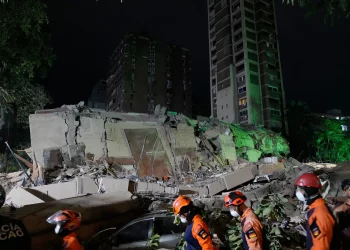 Temen más de 10 mil muertos tras devastadores terremotos en Venezuela
