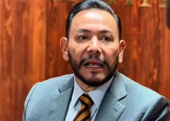Sheinbaum pone bajo revisión la “Ley Serrano” en SLP y advierte: “Nada puede ir contra la libertad de expresión”