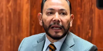 Sheinbaum pone bajo revisión la “Ley Serrano” en SLP y advierte: “Nada puede ir contra la libertad de expresión”