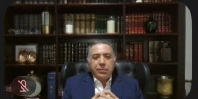 Reaparece Enrique Inzunza en el Senado tras 57 días de ausencia; participa en Comisión de Justicia