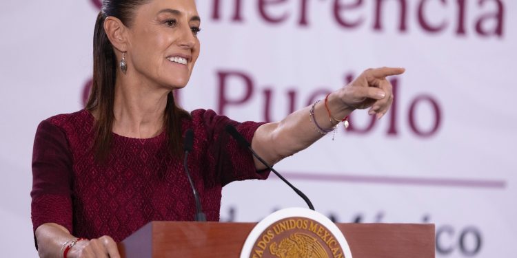 Sheinbaum reconoce apoyo de AMLO ante ofensiva contra la 4T