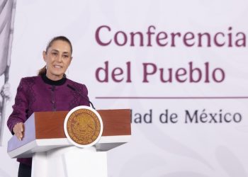 Sheinbaum busca consenso para frenar el uso excesivo de celulares en niñas, niños y adolescentes