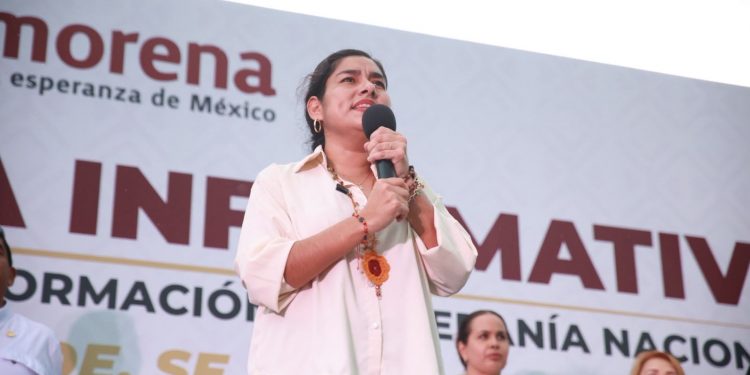 Más de 10 mil personas respaldan en Tepic asamblea encabezada por Elizabeth López Blanco en medio de la disputa interna de Morena