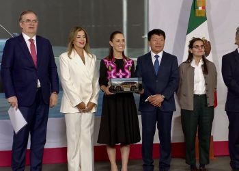KIA apuesta por México con inversión de 649 millones de dólares; producirá por primera vez un vehículo eléctrico en Nuevo León