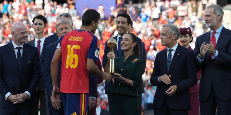 Asistencia de Sheinbaum al Mundial fue un acierto diplomático, afirma Ricardo Monreal