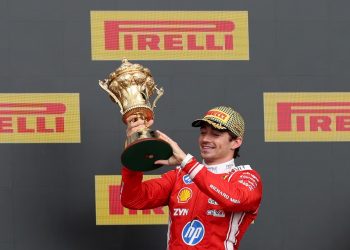 Drama en el GP de Gran Bretaña: Leclerc triunfa, Verstappen se estrella y Antonelli pierde terreno