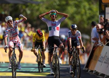 Isaac del Toro gana la segunda etapa del Tour de Francia y hace historia para México