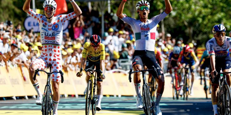 Sheinbaum felicita a Isaac del Toro por histórica victoria en el Tour de Francia 2026