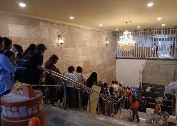 Candelabros del Metro Hidalgo costaron 56 mil pesos cada uno; Rubalcava defiende obras y licitaciones
