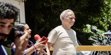 Revocan prisión preventiva a exdirector de Pemex; seguirá proceso en libertad tras disculpa pública a su esposa