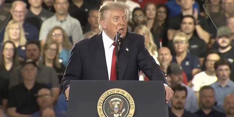 Trump presume que los aranceles frenan la salida de empresas a “Mejijo”