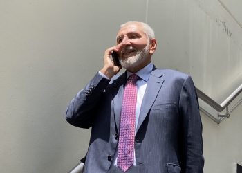 Adán Augusto reaparece tras tres semanas y evade preguntas sobre supuesta investigación por “huachicol fiscal” y cancelación de visa 