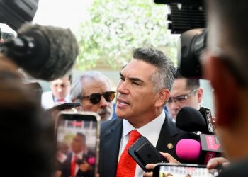 Sheinbaum respalda al INE por ordenar a Alito retirar publicaciones sobre “narcopartido”; pide que el debate político se base en verdades