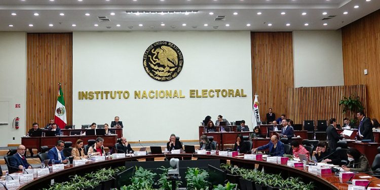 Hacienda garantiza recursos al INE para organizar las elecciones federales de 2027