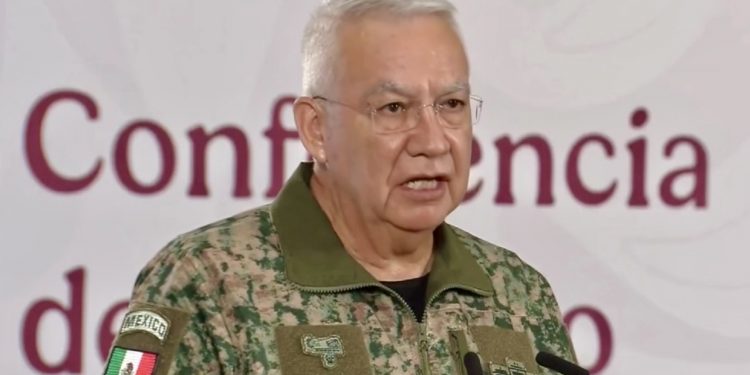 Sedena advierte que usar uniformes e insignias militares sin autorización es ilegal; escuelas militarizadas quedaron fuera de su supervisión desde 2008