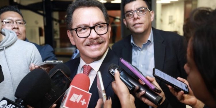 Inzunza se separa de Morena por decisión personal; Mier descarta impacto en el Senado