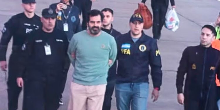 “Que se haga justicia”: Sheinbaum sobre excontraalmirante Fernando Farías, señalado por huachicol fiscal