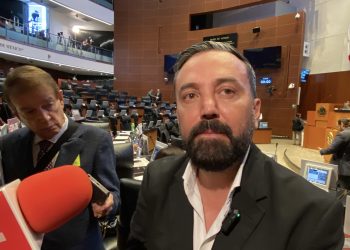 Arturo Ávila alista demanda contra Carlos Eduardo Guitiérrez, diputado del PRI, por daño moral tras altercado en el Senado