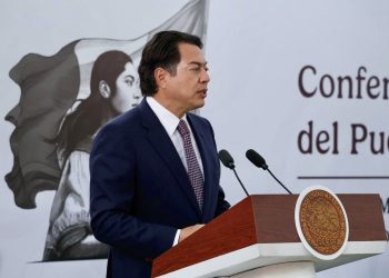81% de maestros pide reglas para regular el uso de celulares en las escuelas