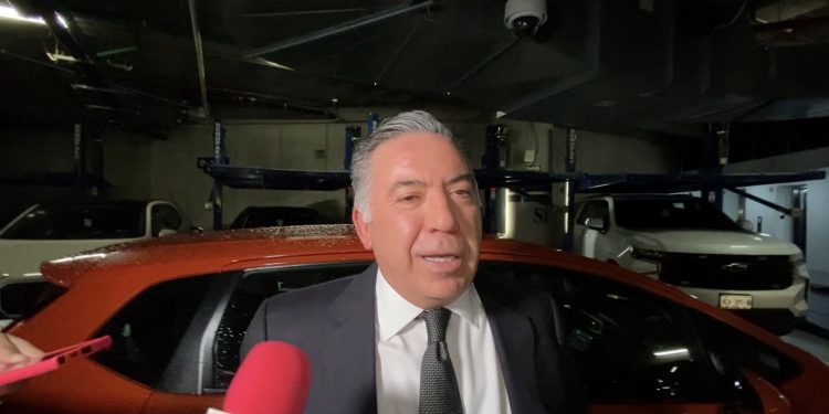 Tras cuatro meses de ausencia, reaparece Enrique Inzunza en el Senado y se declara inocente y con la conciencia tranquila