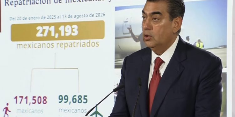 México recibe a 271 mil repatriados en 19 meses; casi 100 mil regresaron por vía aérea