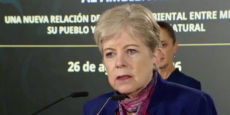 Sheinbaum propone nueva ley ambiental tras casi 40 años; busca prevenir daños y dar mayor poder a comunidades