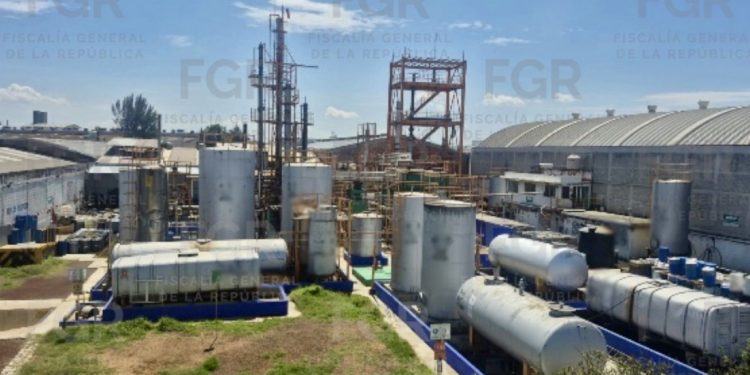 Golpe al huachicol: FGR desmantela cuatro centros clandestinos de procesamiento de combustible