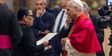 Sheinbaum insistirá en invitar al Papa León XIV a México; destaca su liderazgo mundial en el debate sobre la inteligencia artificial