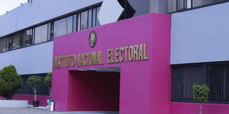 Morena rechaza aumento al presupuesto del INE; oposición pide revisar y justificar el monto