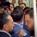 “Porro”, “narco” y “asesino”: Carlos Eduardo Gutiérrez y Arturo Ávila se enfrentan a empujones