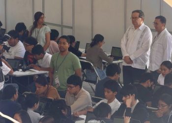 Rector Leonardo Lomelí supervisa personalmente examen de control presencial de la UNAM